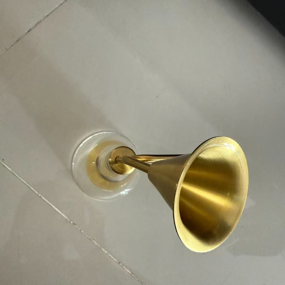 Perfume In Fragrance Shop - 壁掛け式フレグランスサンプリングバイアル ガラス真鍮素材 80〜300ml コーヒーバー＆香水店のディスプレイ用