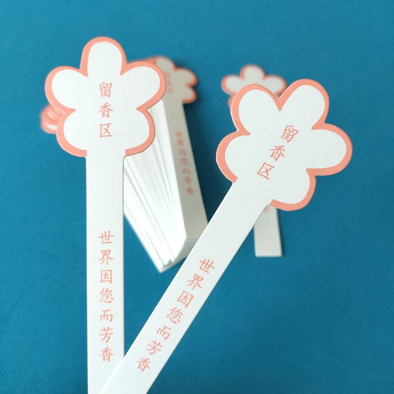 Perfume In Fragrance Shop - 10 枚の花の形をした香水テストストリップ、空白の書き込みエリア付き、ポータブルフレグランステスター紙、ショップ、家庭の香りテスト用